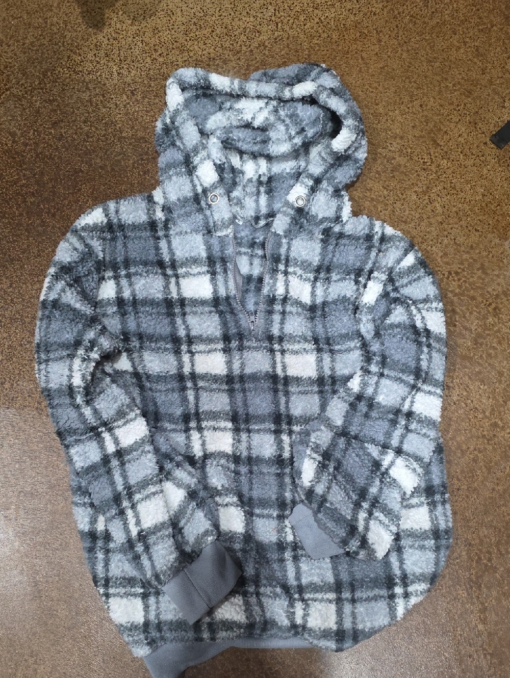 Cozy Plush Plaid Hoodie - Gray & White